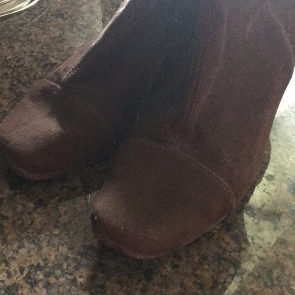 Boots - Picture 5 of 6